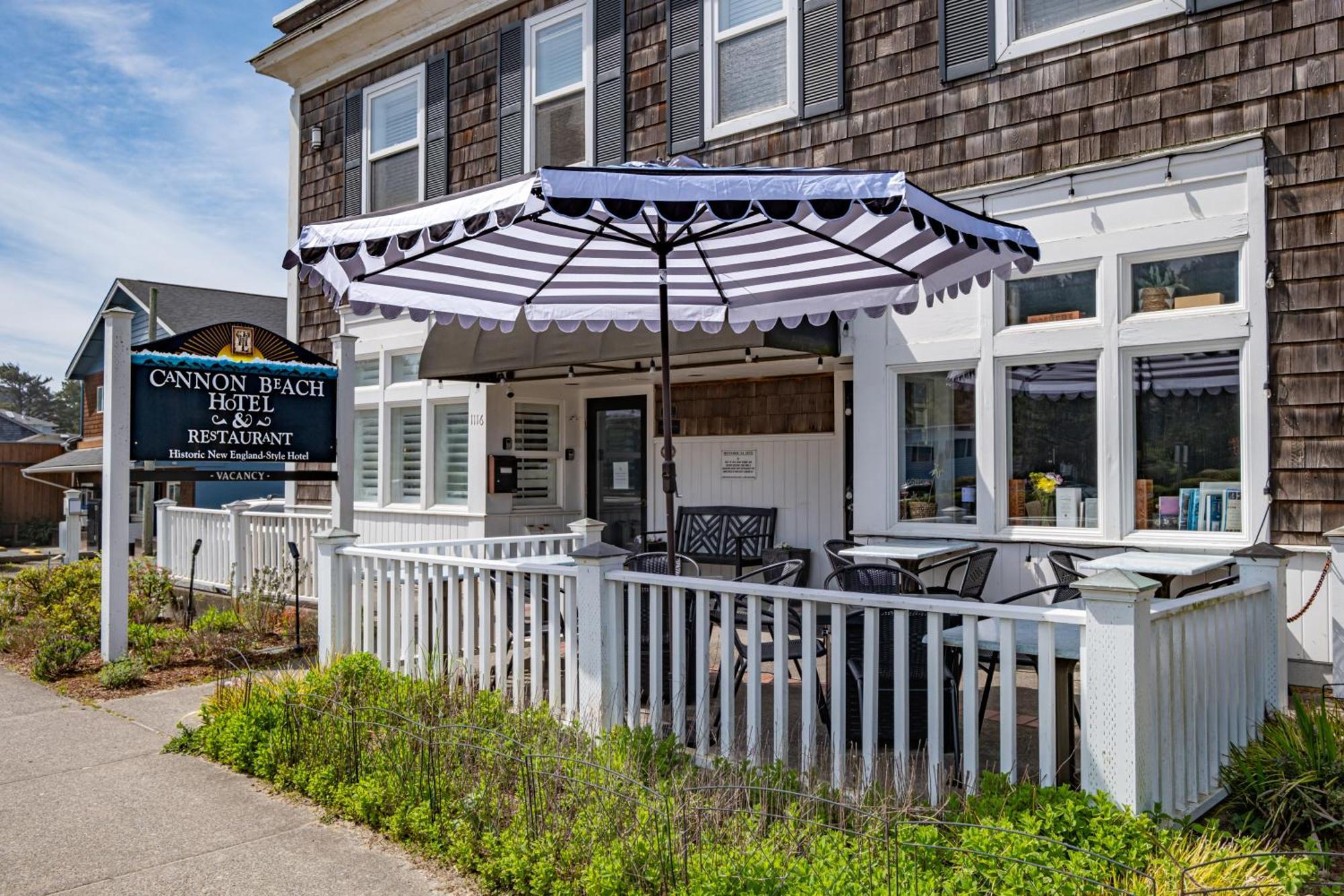 Cannon Beach Hotel Collection Exterior photo